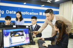 蘭州新華互聯網學校如何培養人才？
