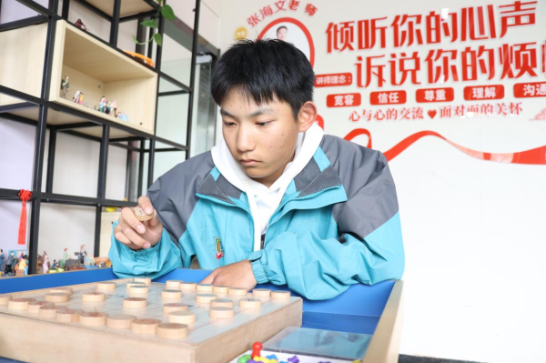 抓住互聯(lián)網(wǎng)潮浪，乘風(fēng)破浪