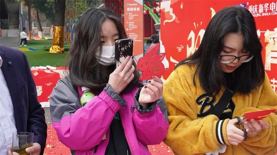 新華電腦教育春季開學熱 | 非遺進校園，國潮范十足！