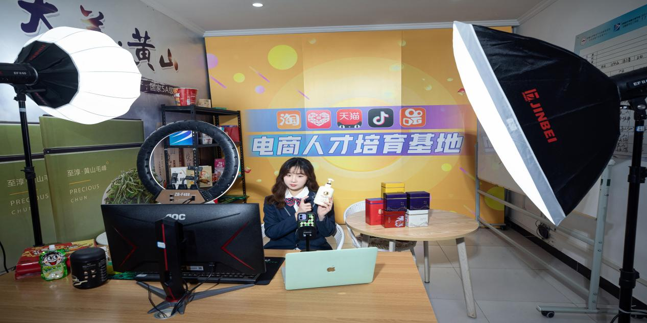 2023年畢業(yè)生人數(shù)高達(dá)1158萬，學(xué)一技之長(zhǎng)完美破局