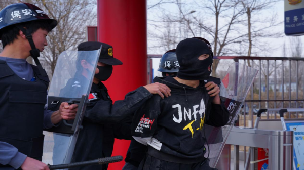 【“三抓三促”行動(dòng)進(jìn)行時(shí)】共鑄反恐防線 守護(hù)平安校園——反恐防暴應(yīng)急演練