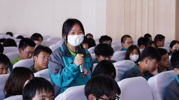 蘭州新華心理健康教育講座 從“心”出發(fā) 健康成長(zhǎng)