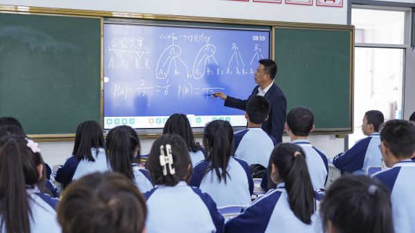 初中生讀不了高中，上什么學校好？