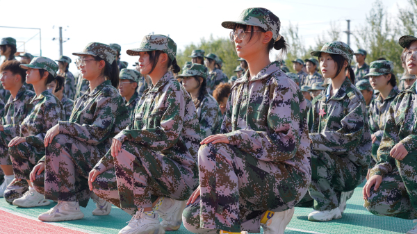 蘭州新華軍訓開營儀式—磨練意志 用汗水向青春致敬