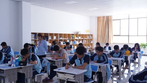 蘭州新華助力學(xué)子升學(xué)之路-高中部建檔考試