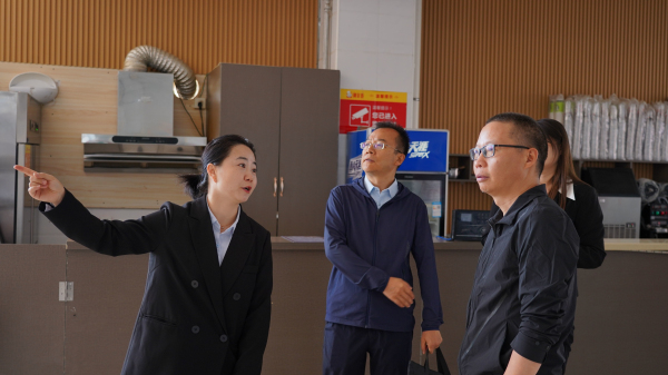 蘭州市教育局領導蒞臨蘭州新華學校檢查指導開學工作