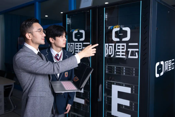 程序員一輩子干得下去嗎?關鍵是如何打牌!